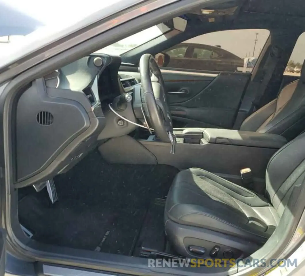 7 Photograph of a damaged car 58ABZ1B11KU045474 LEXUS ES350 2019