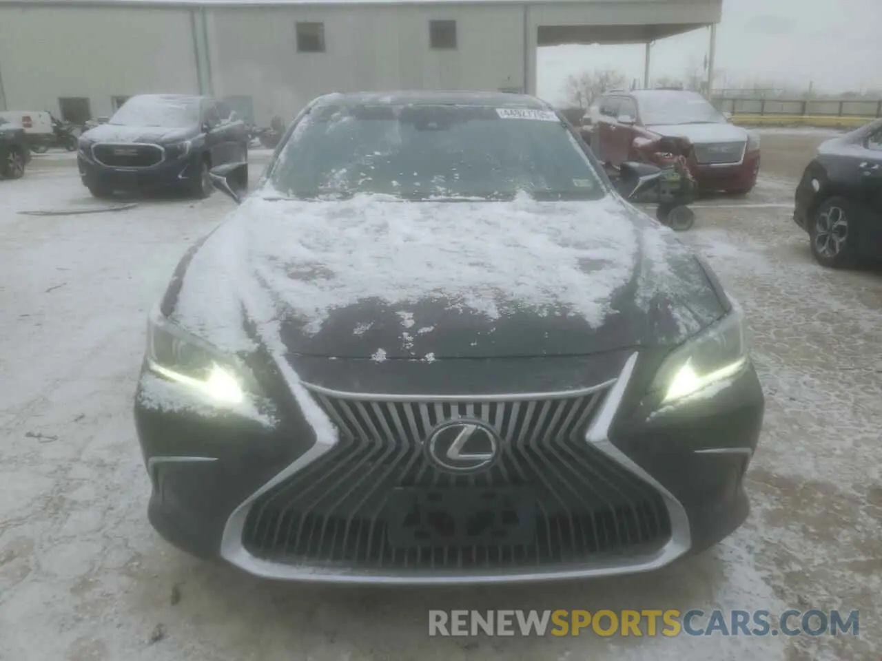 5 Photograph of a damaged car 58ABZ1B11KU049685 LEXUS ES350 2019
