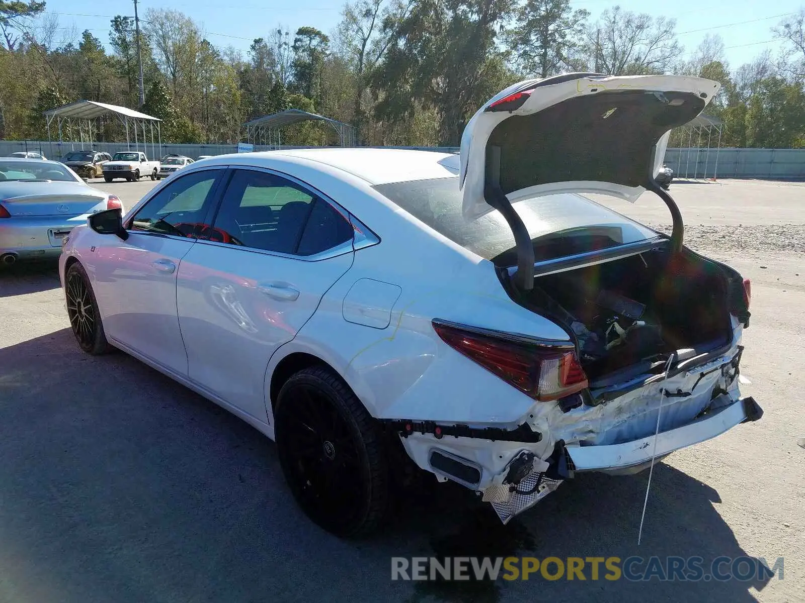 3 Photograph of a damaged car 58ABZ1B13KU008300 LEXUS ES350 2019