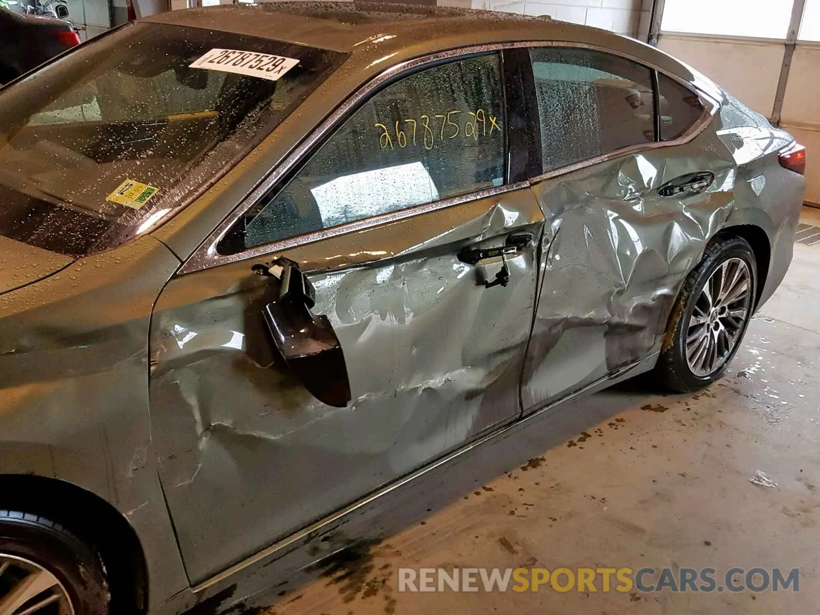 9 Photograph of a damaged car 58ABZ1B13KU013335 LEXUS ES350 2019