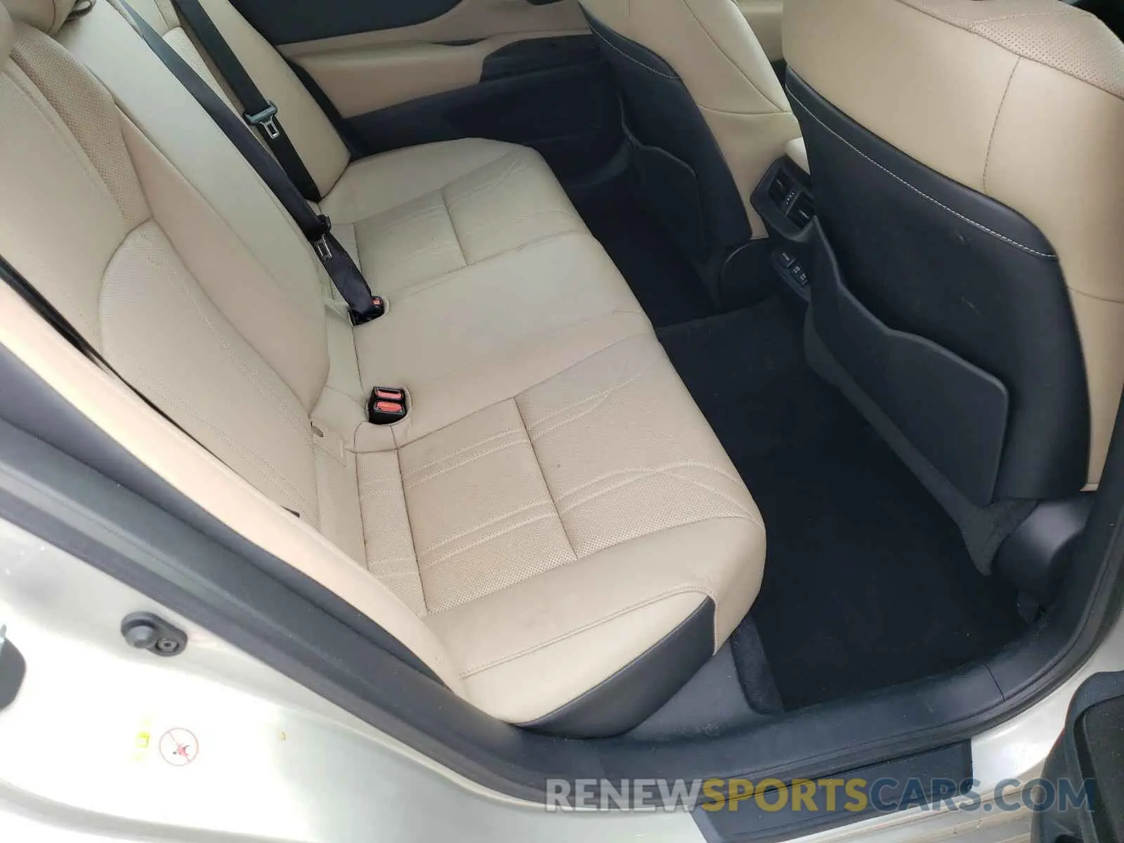 6 Photograph of a damaged car 58ABZ1B13KU025484 LEXUS ES350 2019