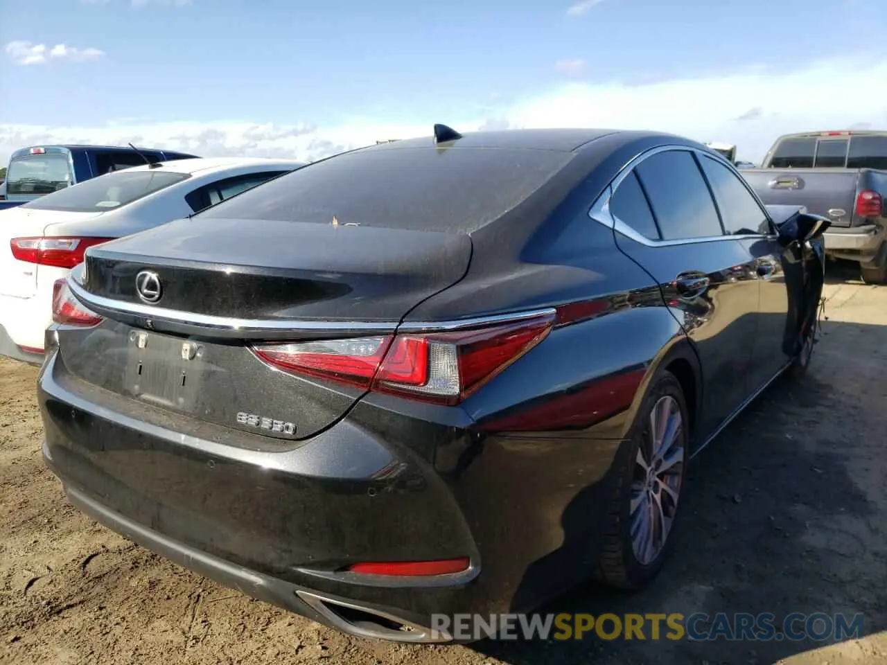 4 Photograph of a damaged car 58ABZ1B13KU027638 LEXUS ES350 2019