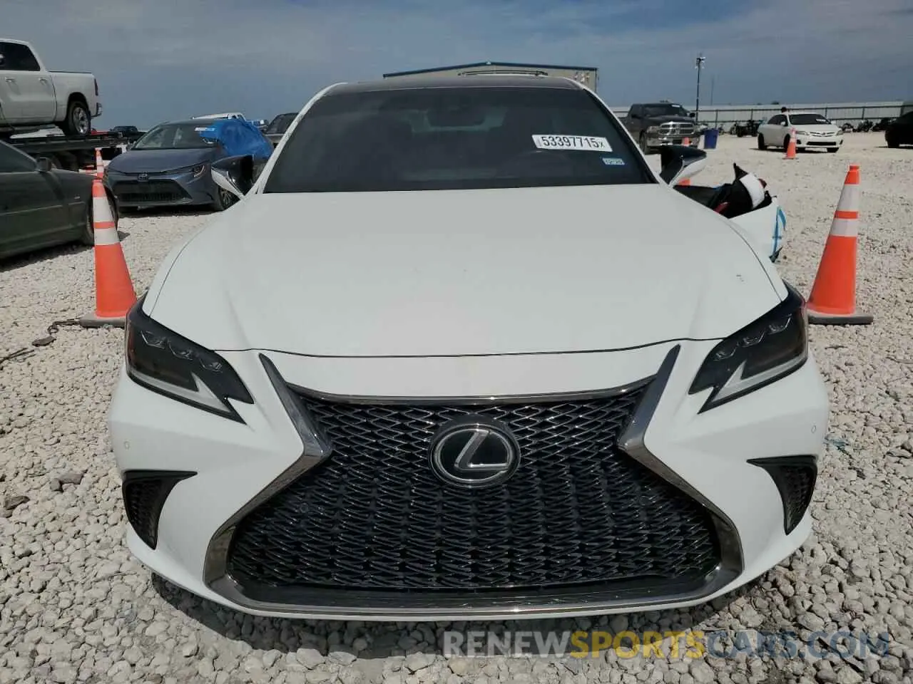 5 Photograph of a damaged car 58ABZ1B13KU041040 LEXUS ES350 2019