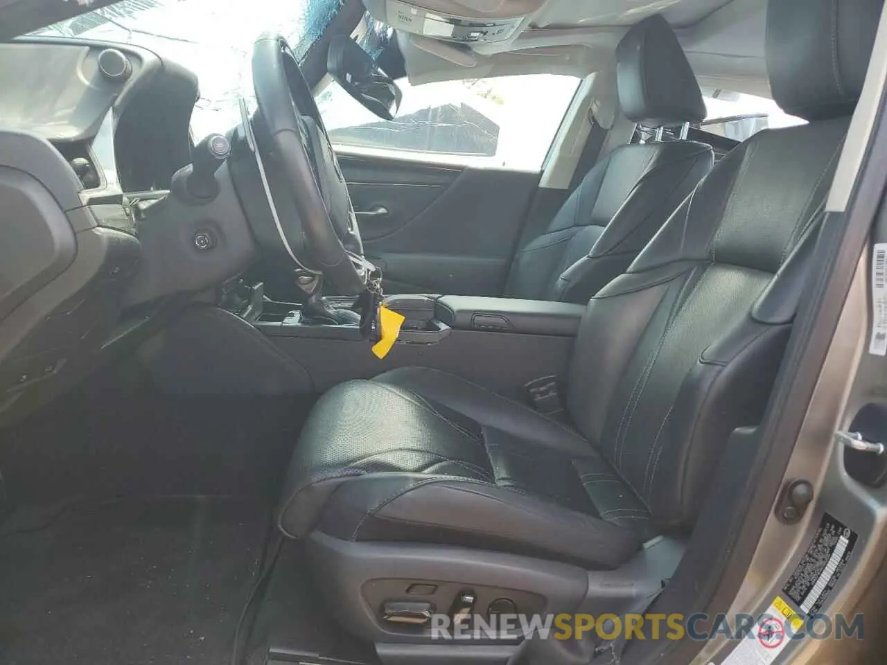 7 Photograph of a damaged car 58ABZ1B14KU002554 LEXUS ES350 2019