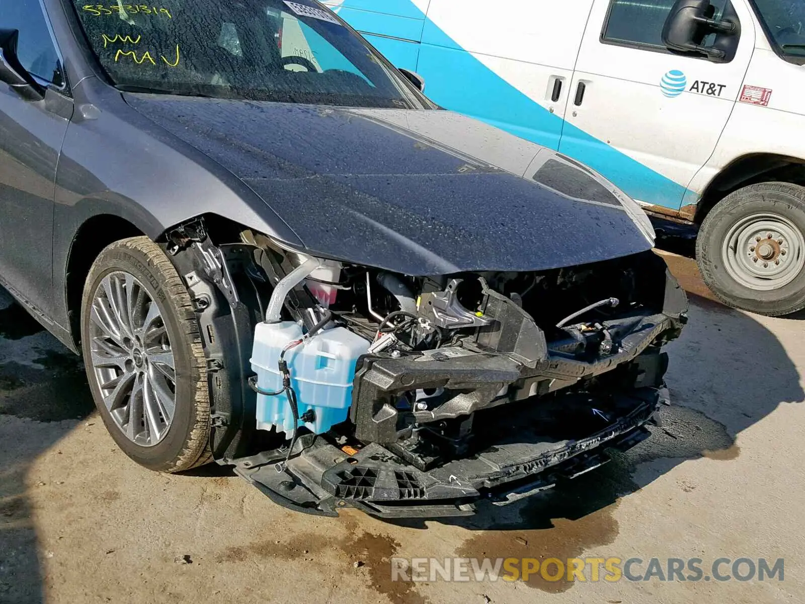 9 Photograph of a damaged car 58ABZ1B14KU007401 LEXUS ES350 2019
