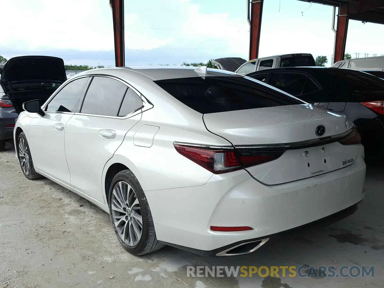 3 Photograph of a damaged car 58ABZ1B14KU025736 LEXUS ES350 2019