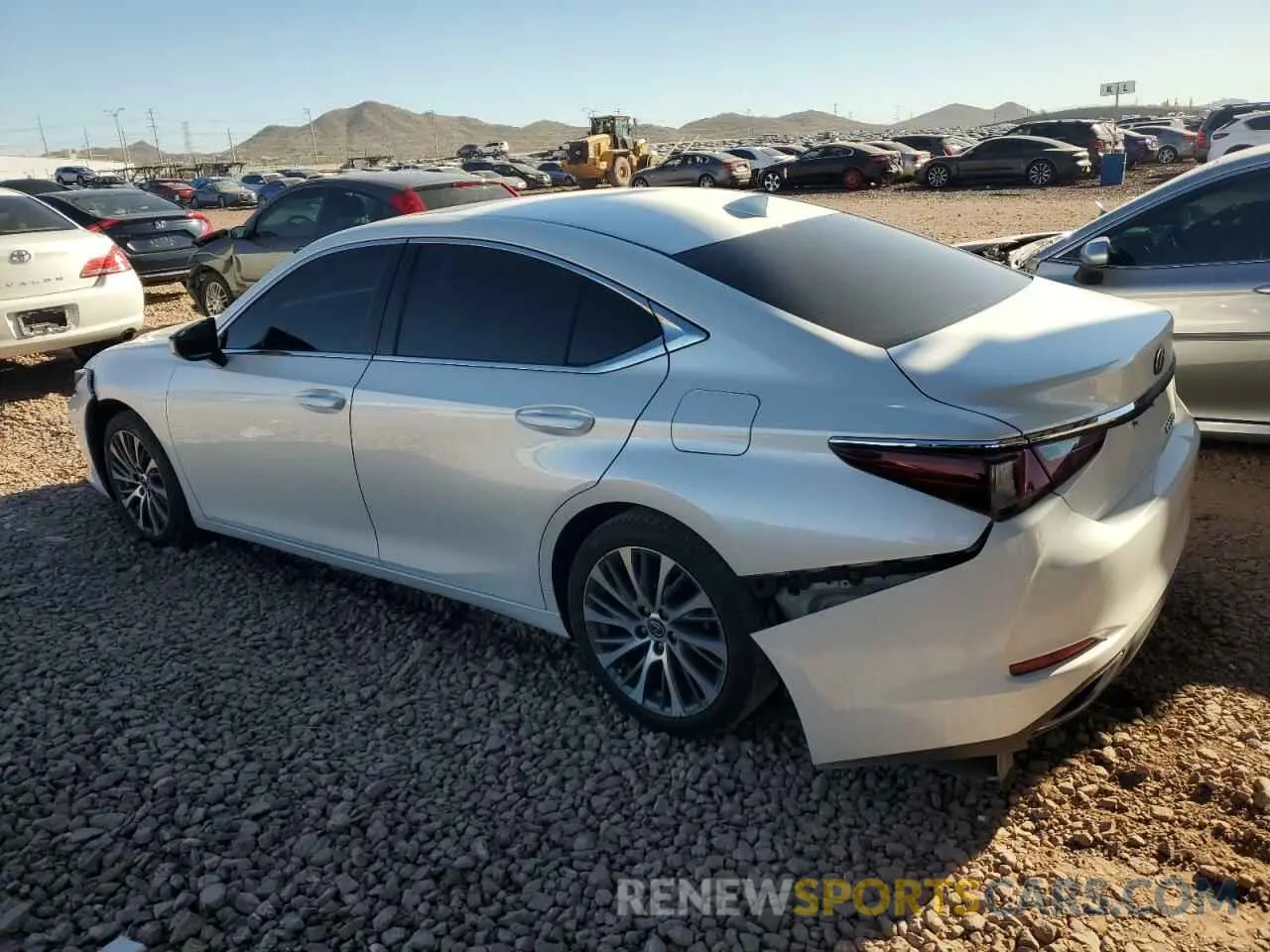 2 Фотография поврежденного автомобиля 58ABZ1B14KU032573 LEXUS ES350 2019