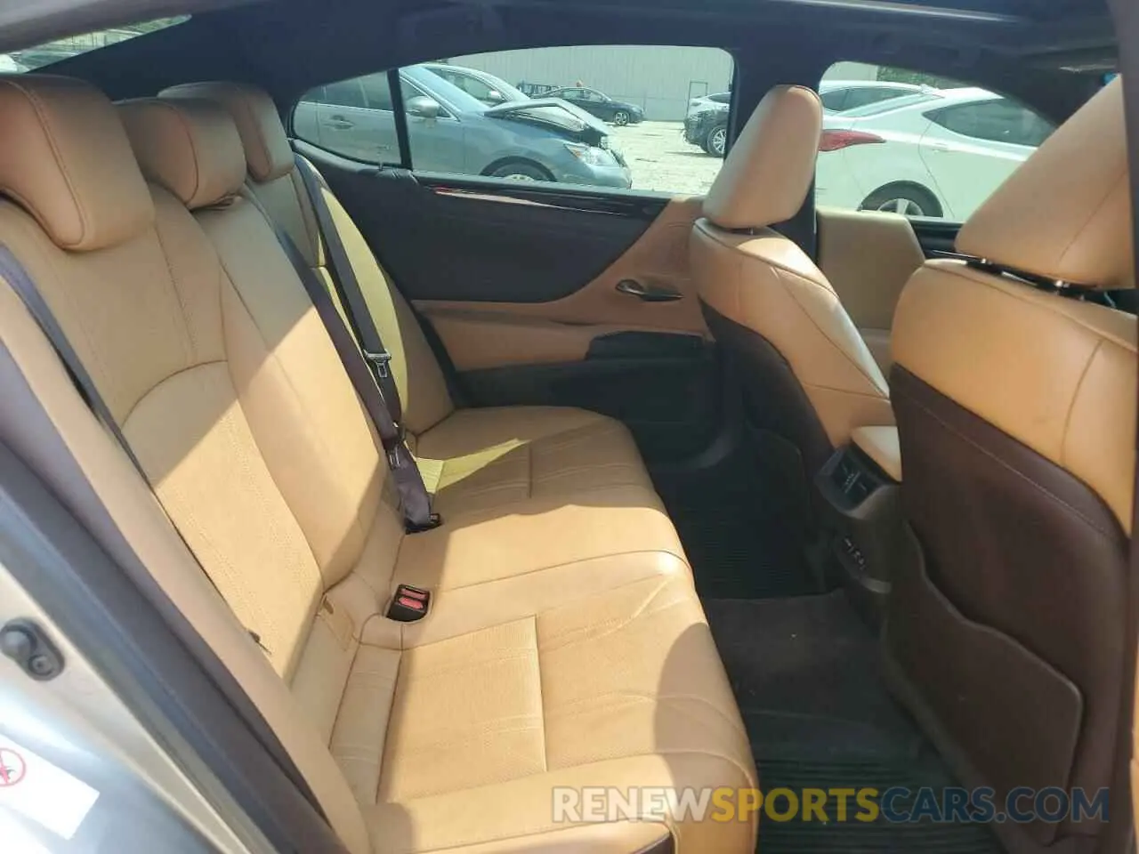 10 Фотография поврежденного автомобиля 58ABZ1B15KU028404 LEXUS ES350 2019