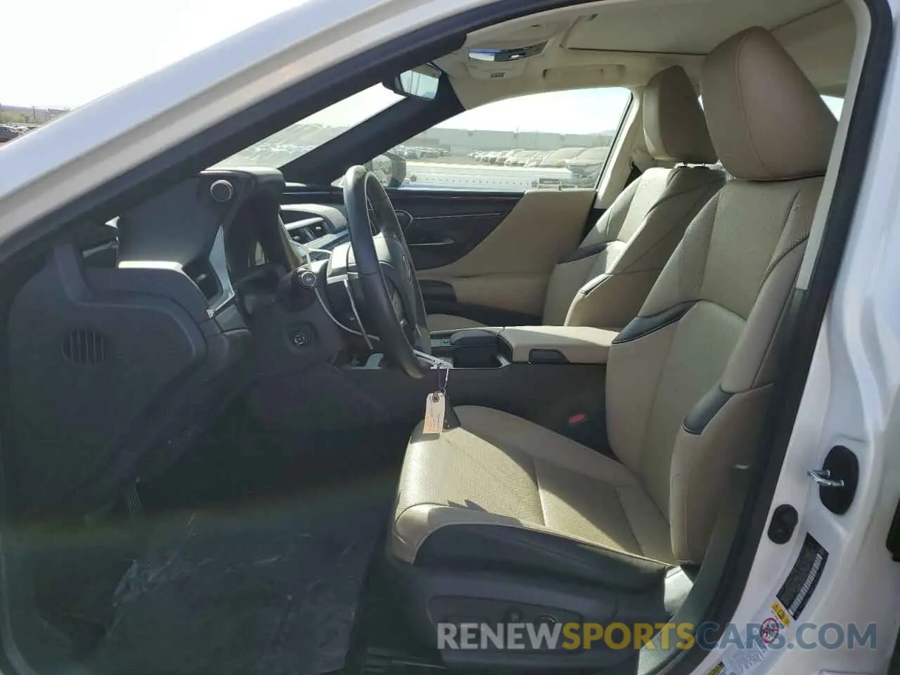 7 Photograph of a damaged car 58ABZ1B15KU044327 LEXUS ES350 2019
