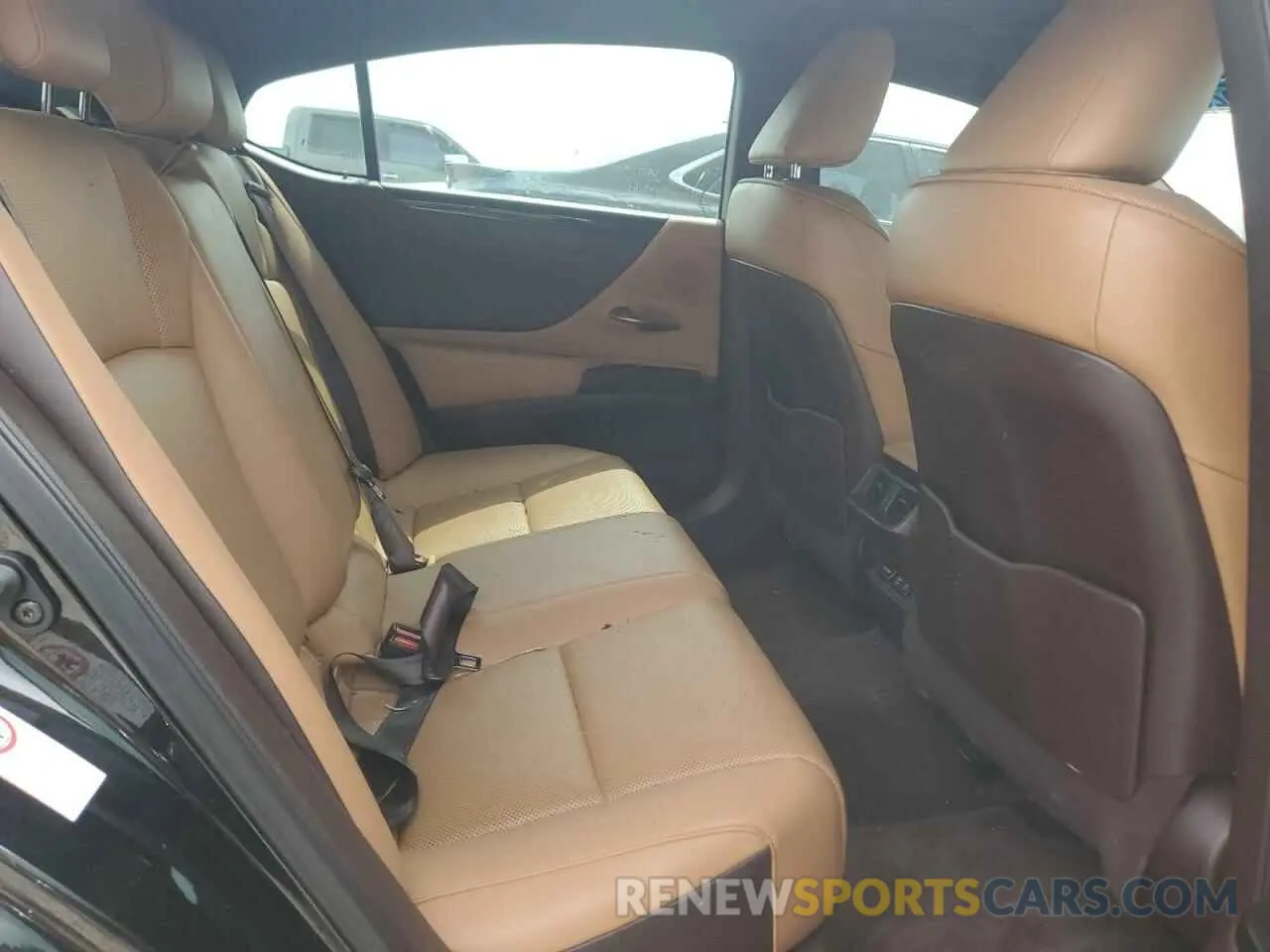 10 Photograph of a damaged car 58ABZ1B16KU002510 LEXUS ES350 2019