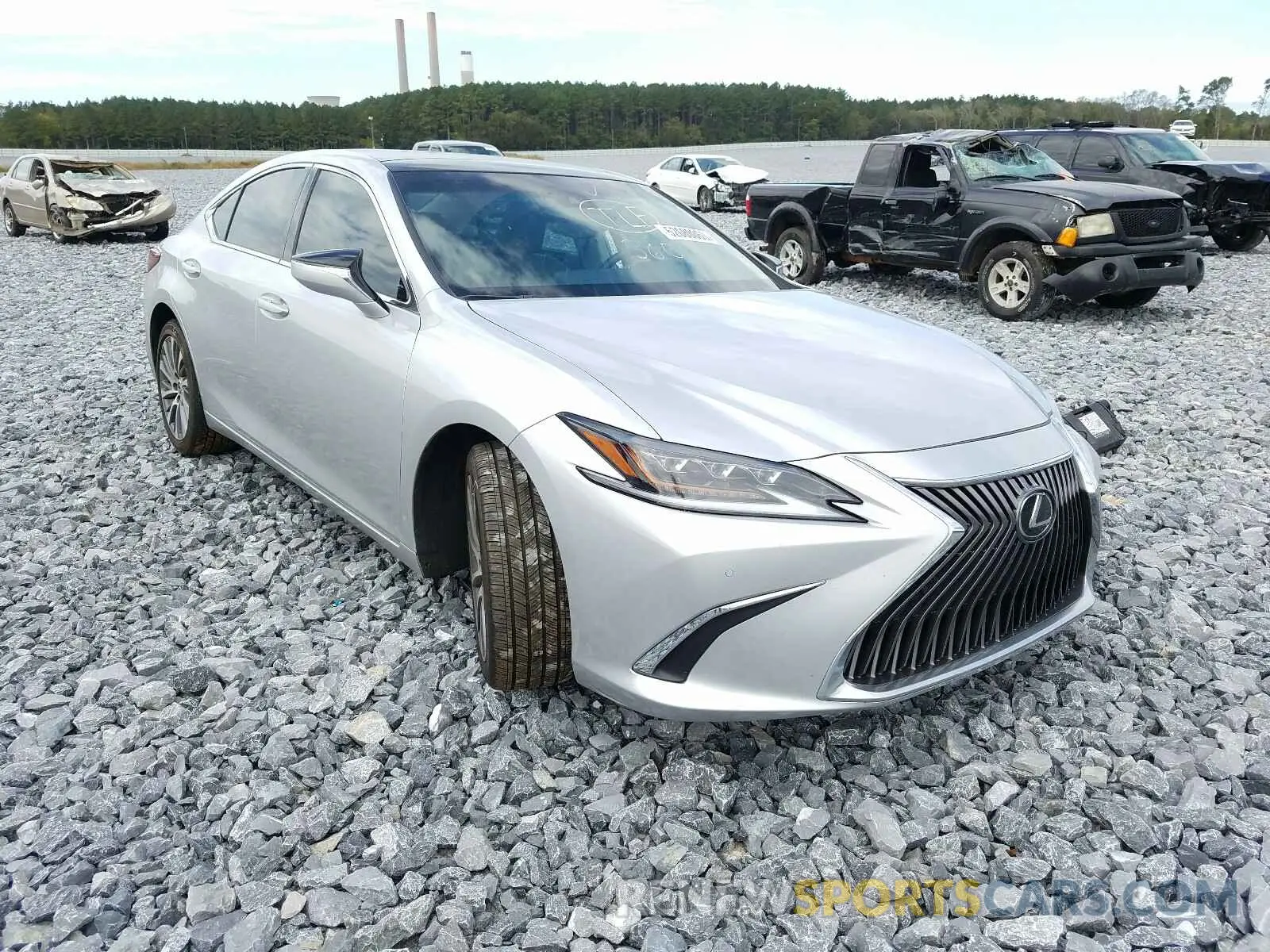 1 Photograph of a damaged car 58ABZ1B16KU018948 LEXUS ES350 2019