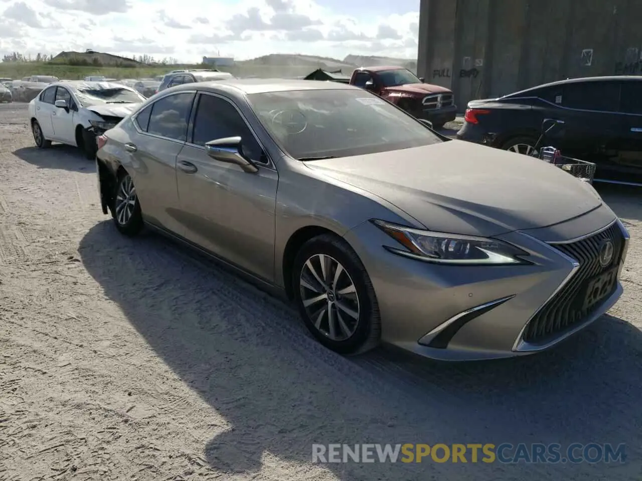 4 Фотография поврежденного автомобиля 58ABZ1B16KU023955 LEXUS ES350 2019