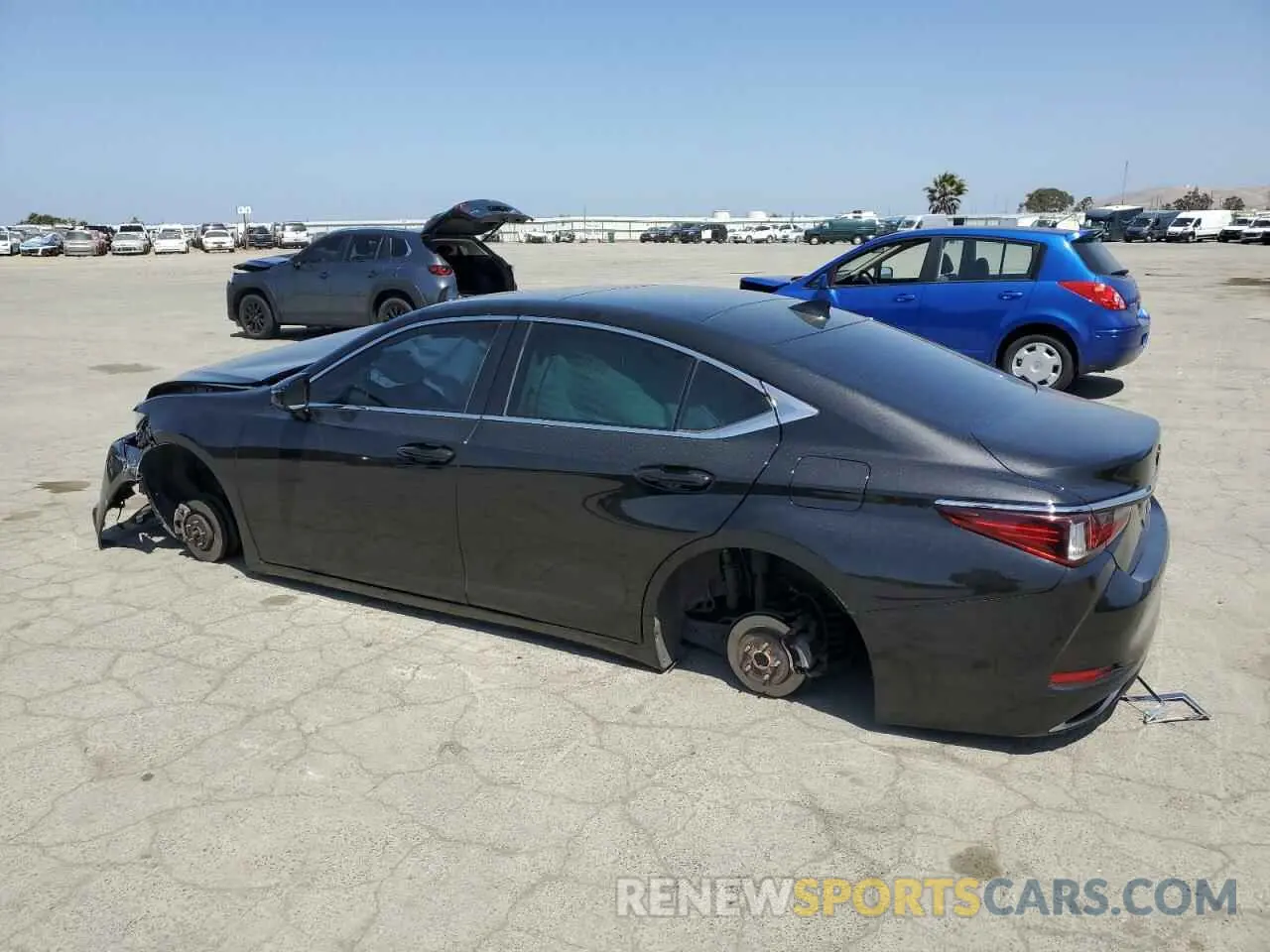 2 Фотография поврежденного автомобиля 58ABZ1B17KU002161 LEXUS ES350 2019