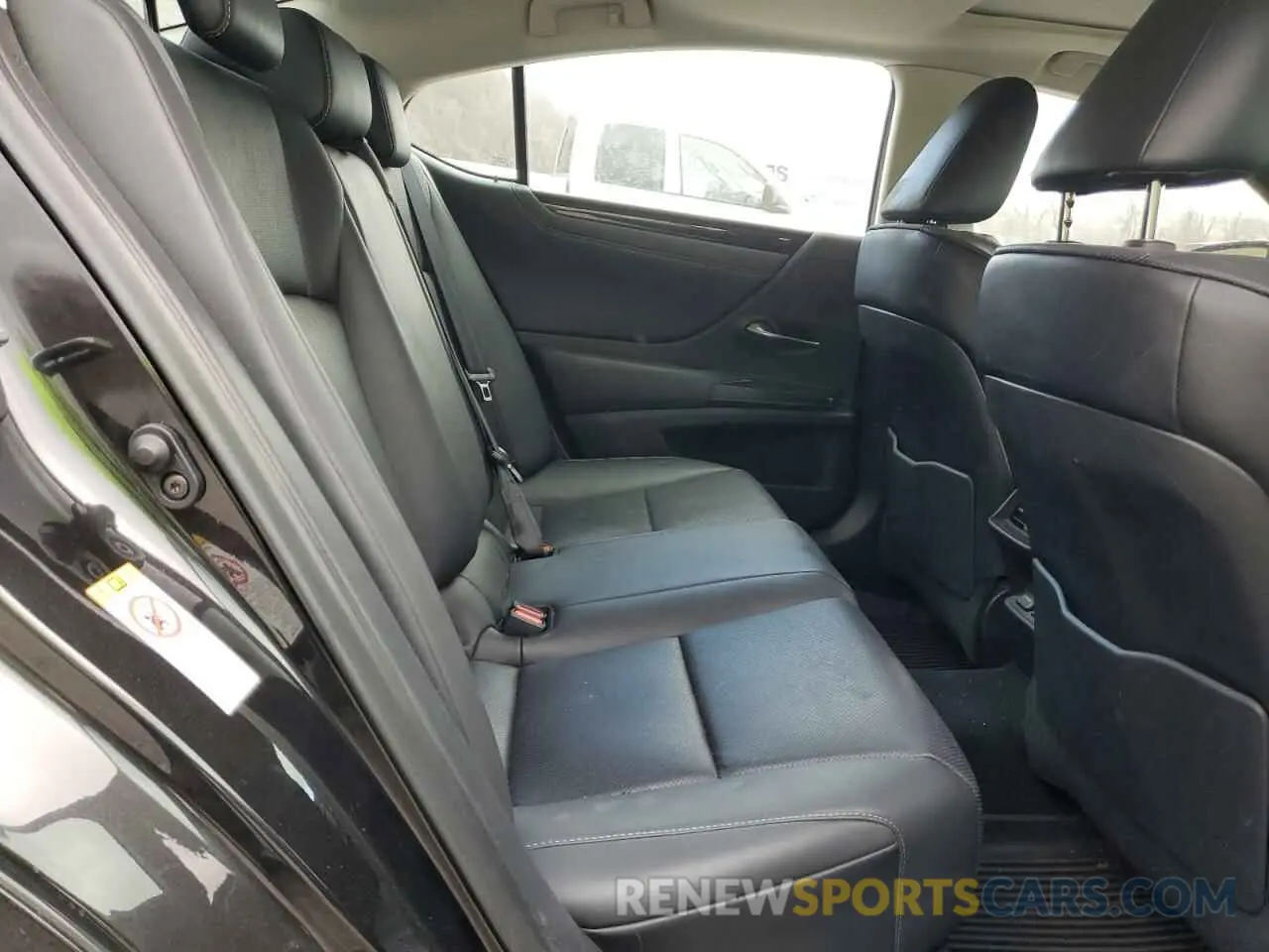 10 Photograph of a damaged car 58ABZ1B17KU007215 LEXUS ES350 2019