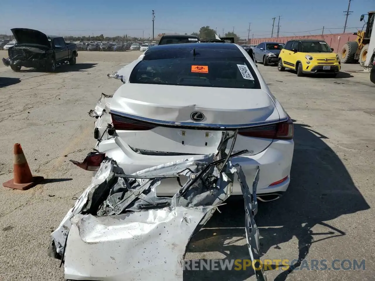 6 Photograph of a damaged car 58ABZ1B17KU027061 LEXUS ES350 2019