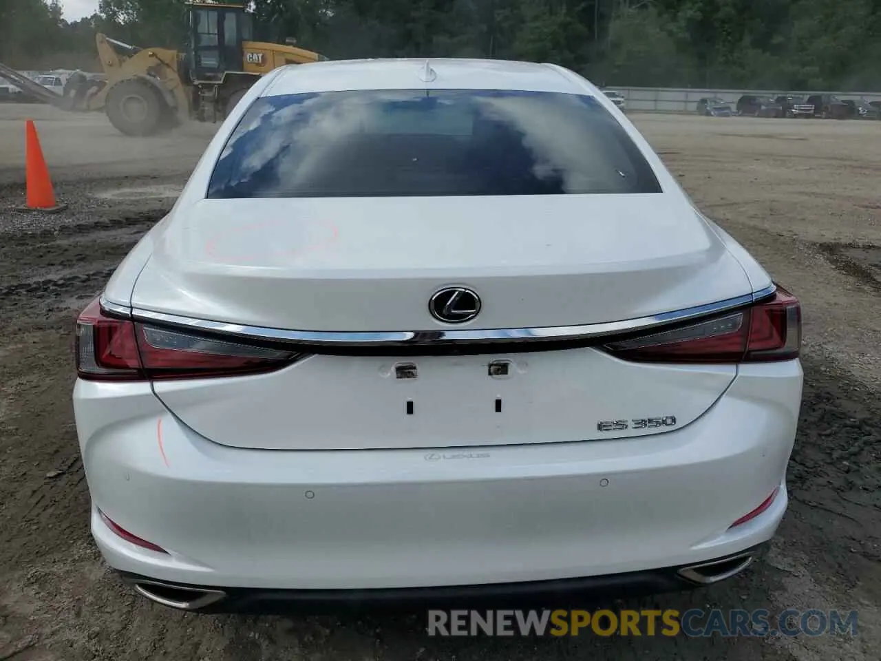 6 Photograph of a damaged car 58ABZ1B17KU043387 LEXUS ES350 2019