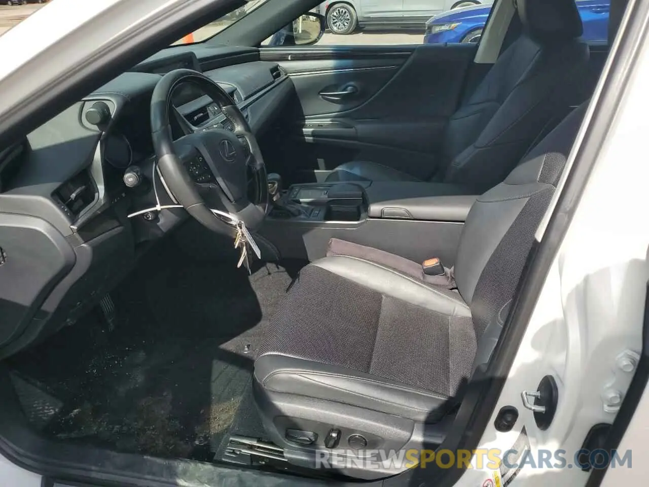 7 Photograph of a damaged car 58ABZ1B17KU043387 LEXUS ES350 2019