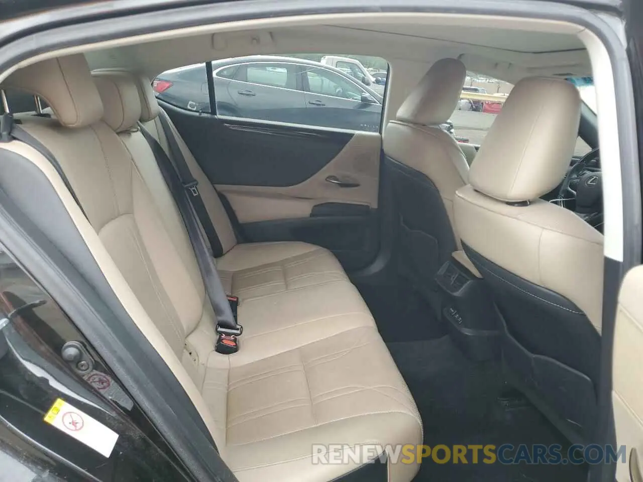 10 Photograph of a damaged car 58ABZ1B18KU012164 LEXUS ES350 2019