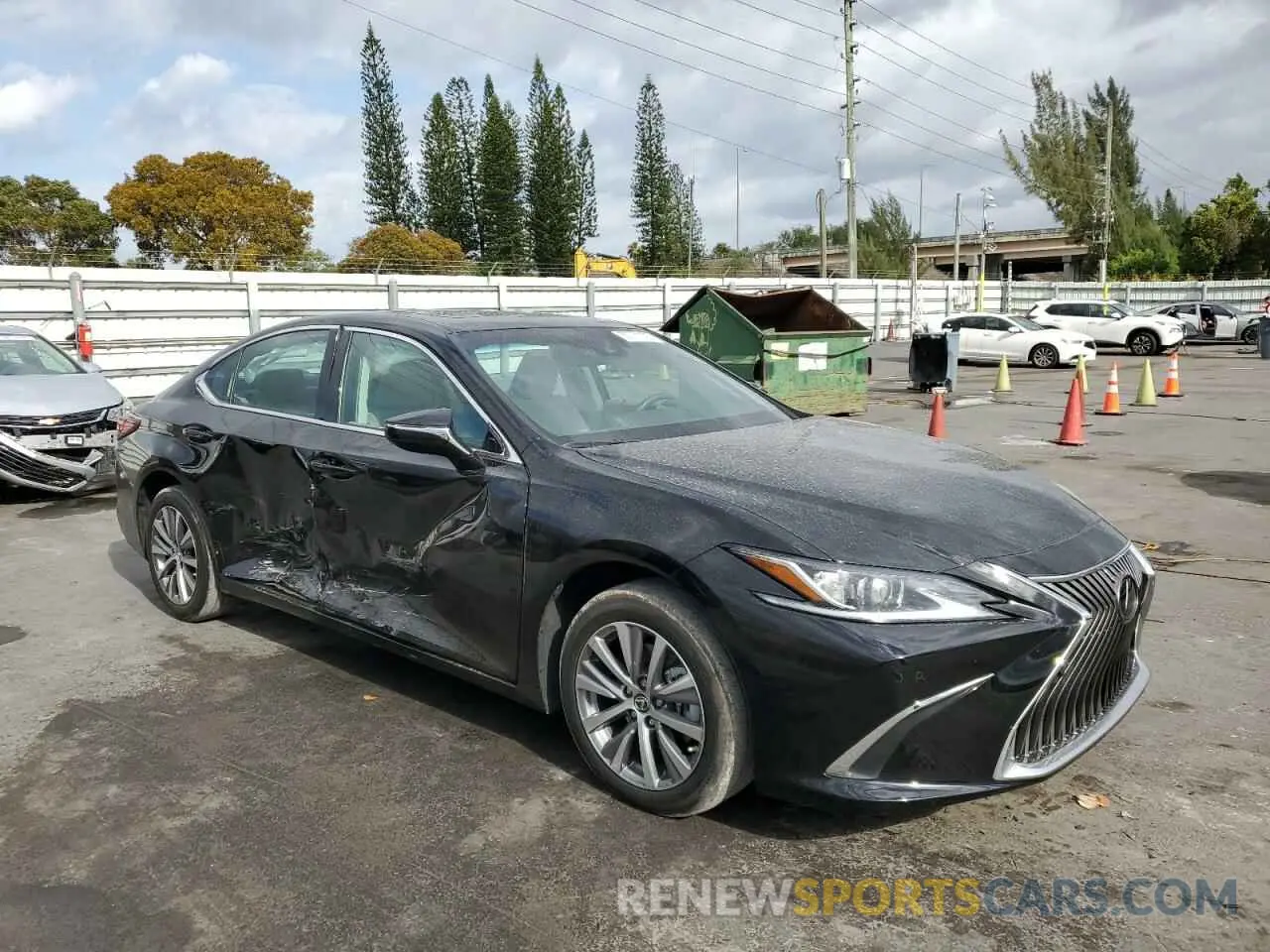 4 Photograph of a damaged car 58ABZ1B18KU013430 LEXUS ES350 2019