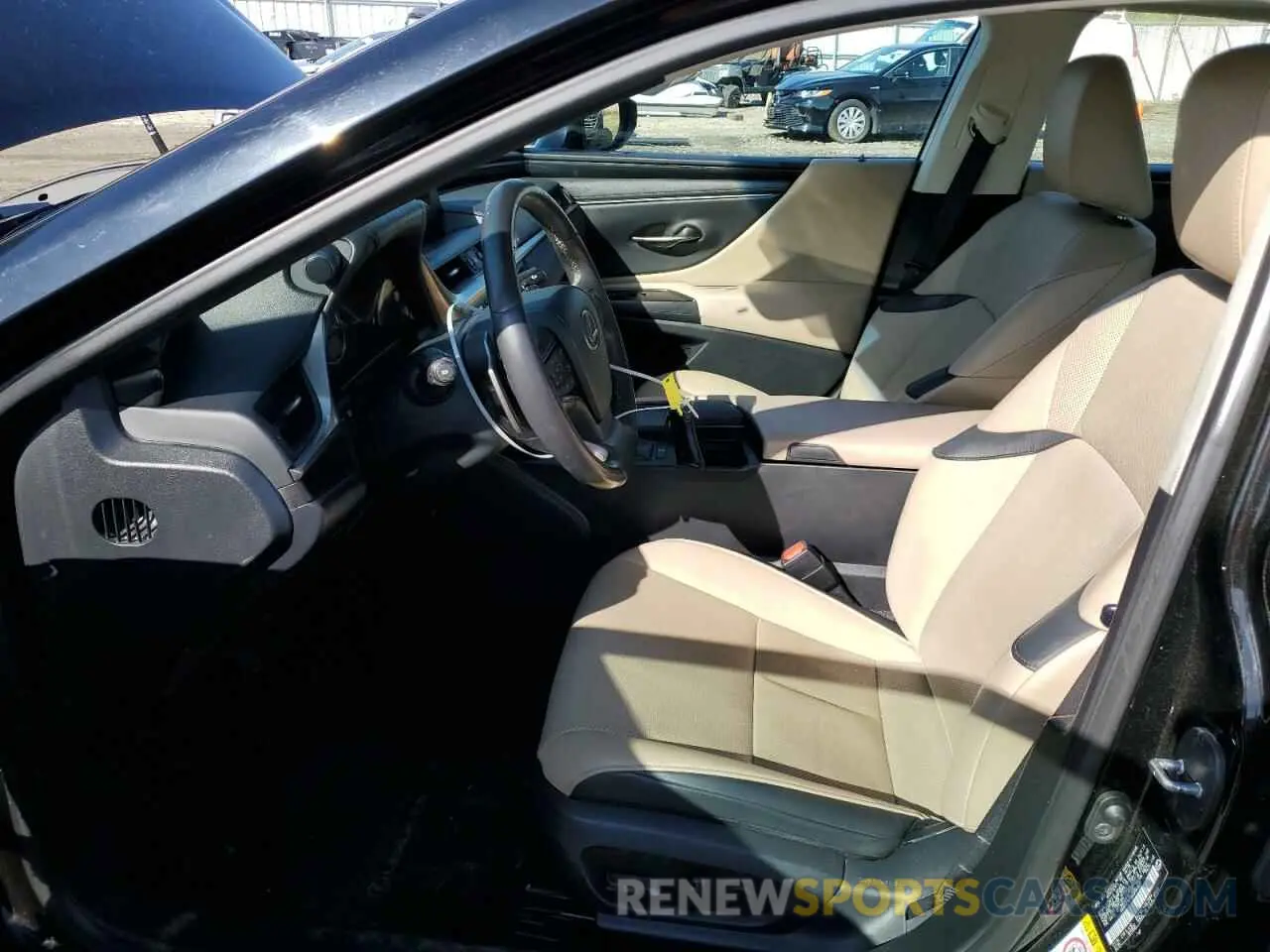 7 Photograph of a damaged car 58ABZ1B18KU043267 LEXUS ES350 2019