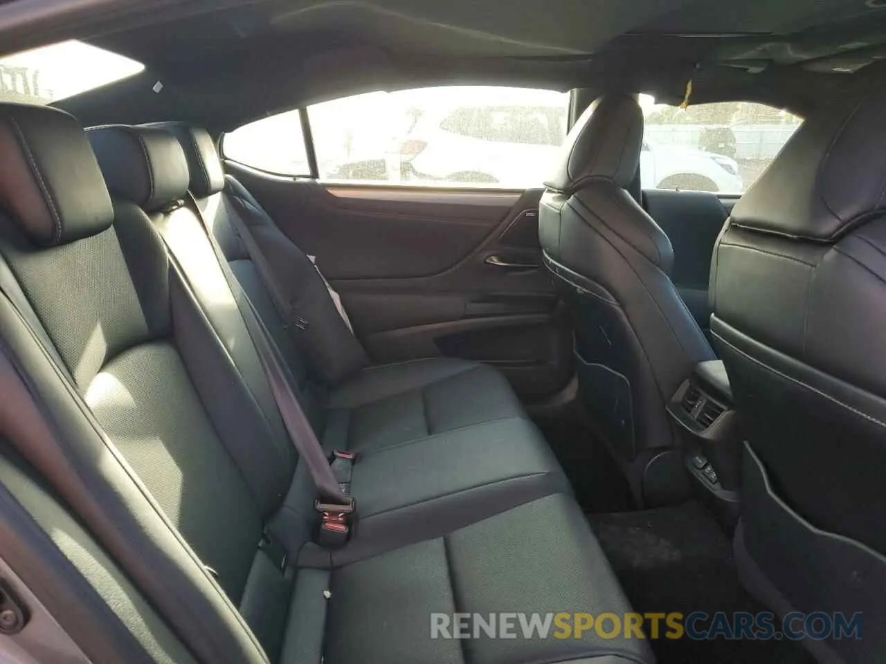 10 Фотография поврежденного автомобиля 58ABZ1B19KU001478 LEXUS ES350 2019
