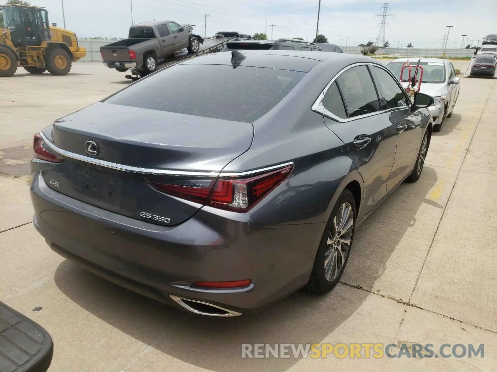 4 Photograph of a damaged car 58ABZ1B19KU006504 LEXUS ES350 2019