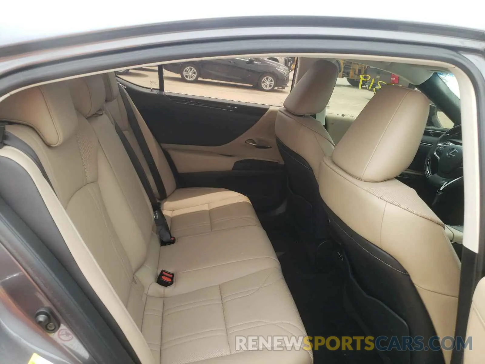 6 Photograph of a damaged car 58ABZ1B19KU006504 LEXUS ES350 2019