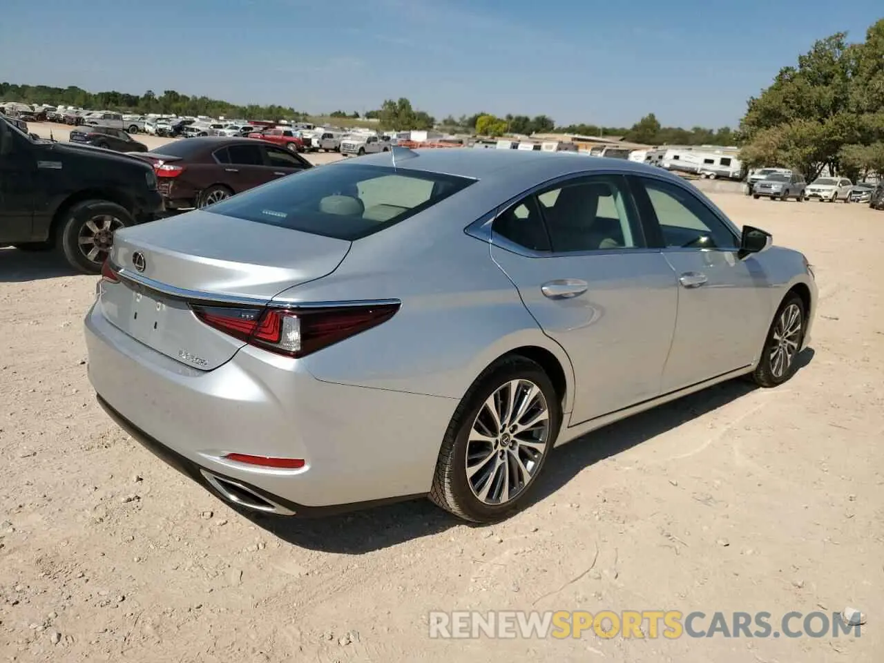 3 Photograph of a damaged car 58ABZ1B1XKU024798 LEXUS ES350 2019