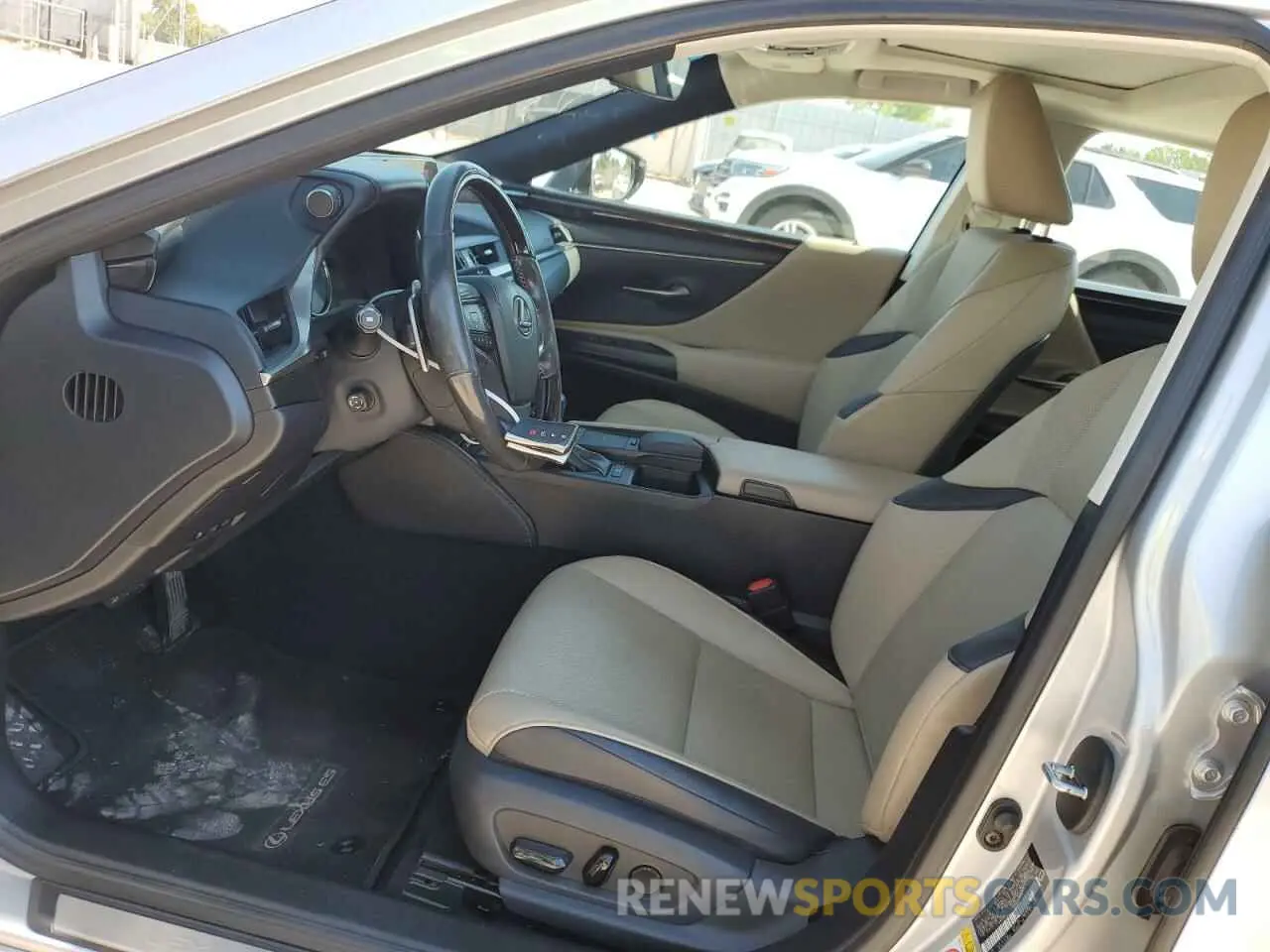 7 Photograph of a damaged car 58ABZ1B1XKU024798 LEXUS ES350 2019