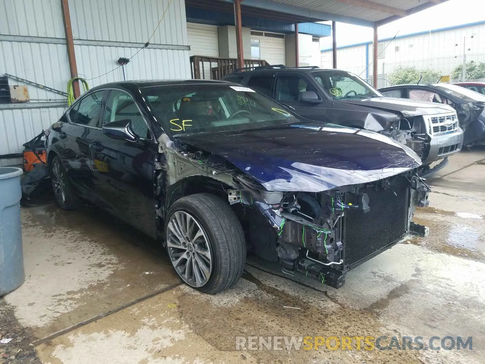 1 Photograph of a damaged car 58ABZ1B1XKU046087 LEXUS ES350 2019