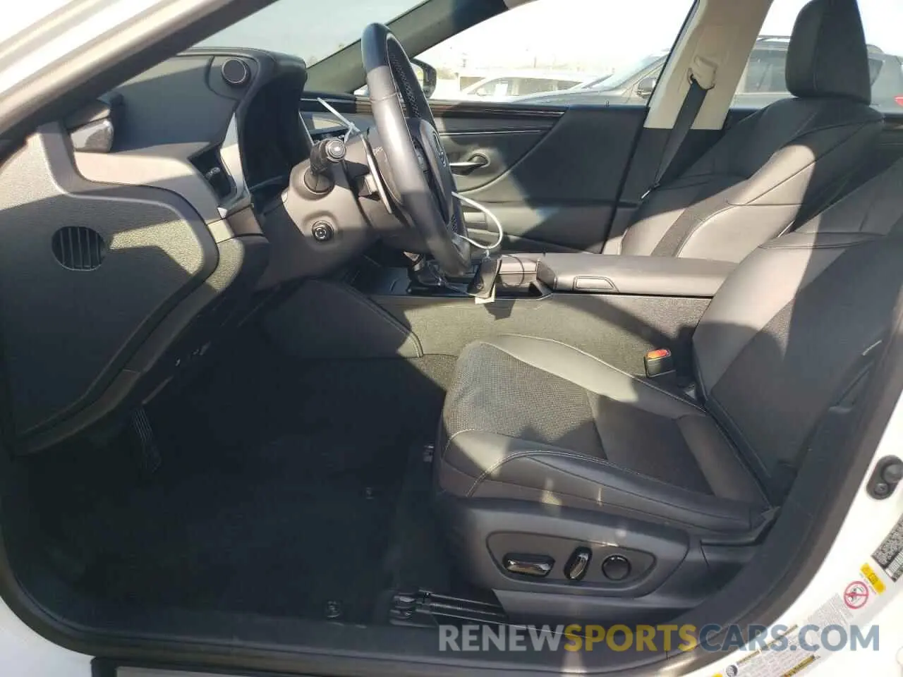 7 Photograph of a damaged car JTHBZ1B19K2003365 LEXUS ES350 2019