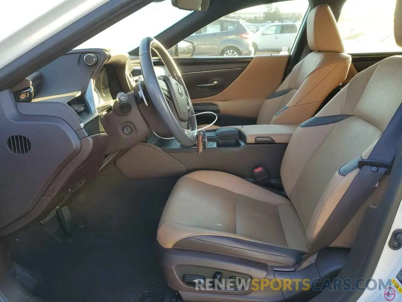 7 Photograph of a damaged car JTHBZ1B1XK2002824 LEXUS ES350 2019