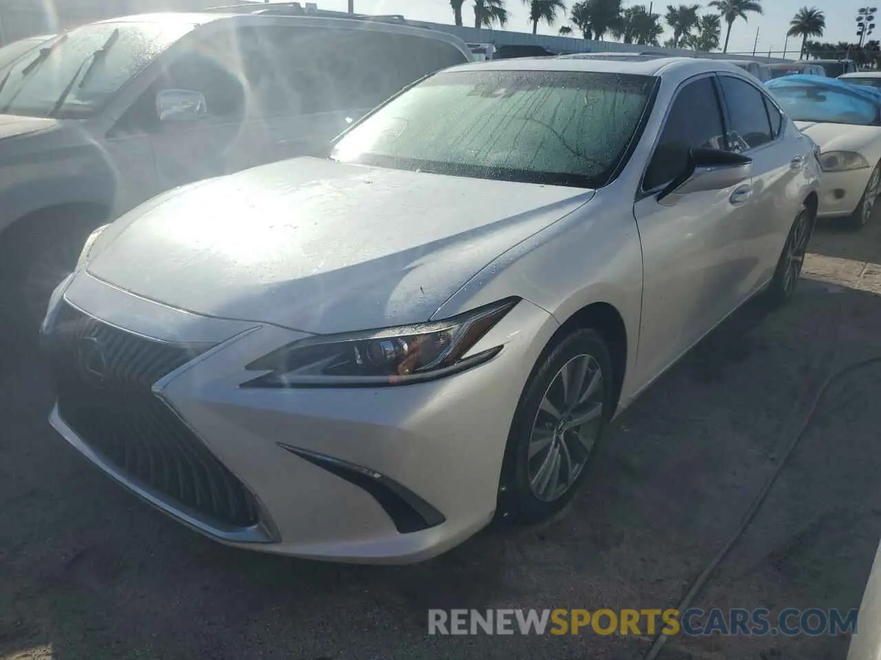 1 Photograph of a damaged car 58ACZ1B17LU073527 LEXUS ES350 2020