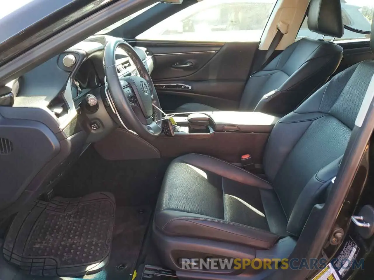 7 Фотография поврежденного автомобиля 58ADZ1B10LU055973 LEXUS ES350 2020