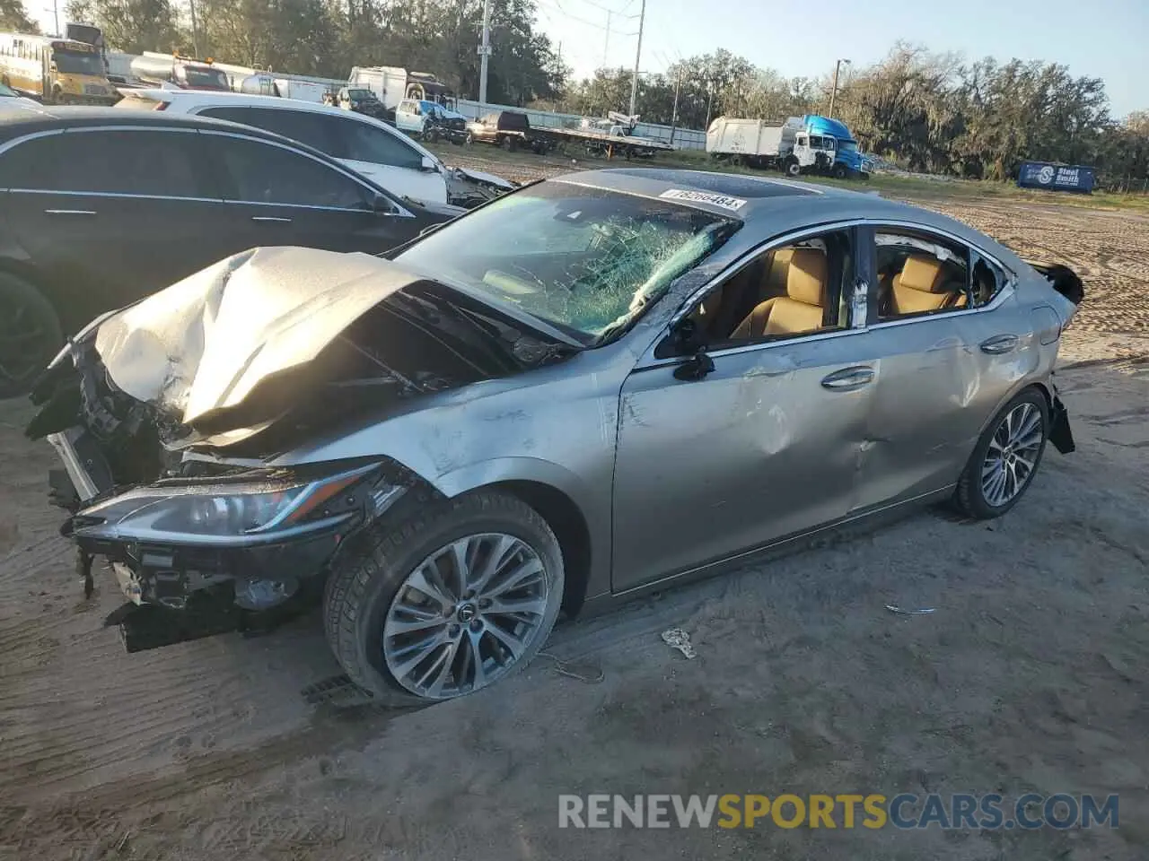 1 Photograph of a damaged car 58ADZ1B10LU059215 LEXUS ES350 2020