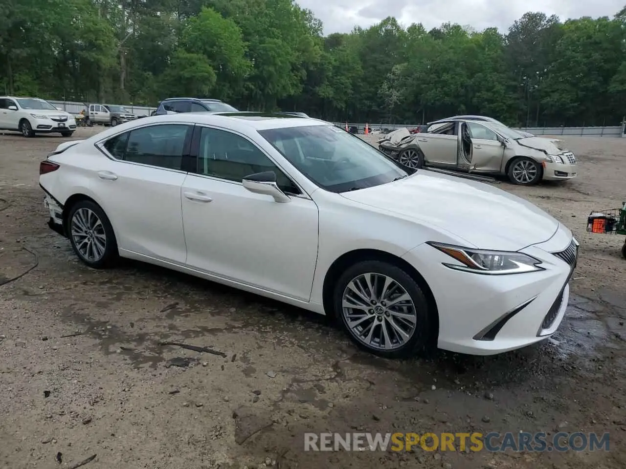 4 Photograph of a damaged car 58ADZ1B10LU069615 LEXUS ES350 2020
