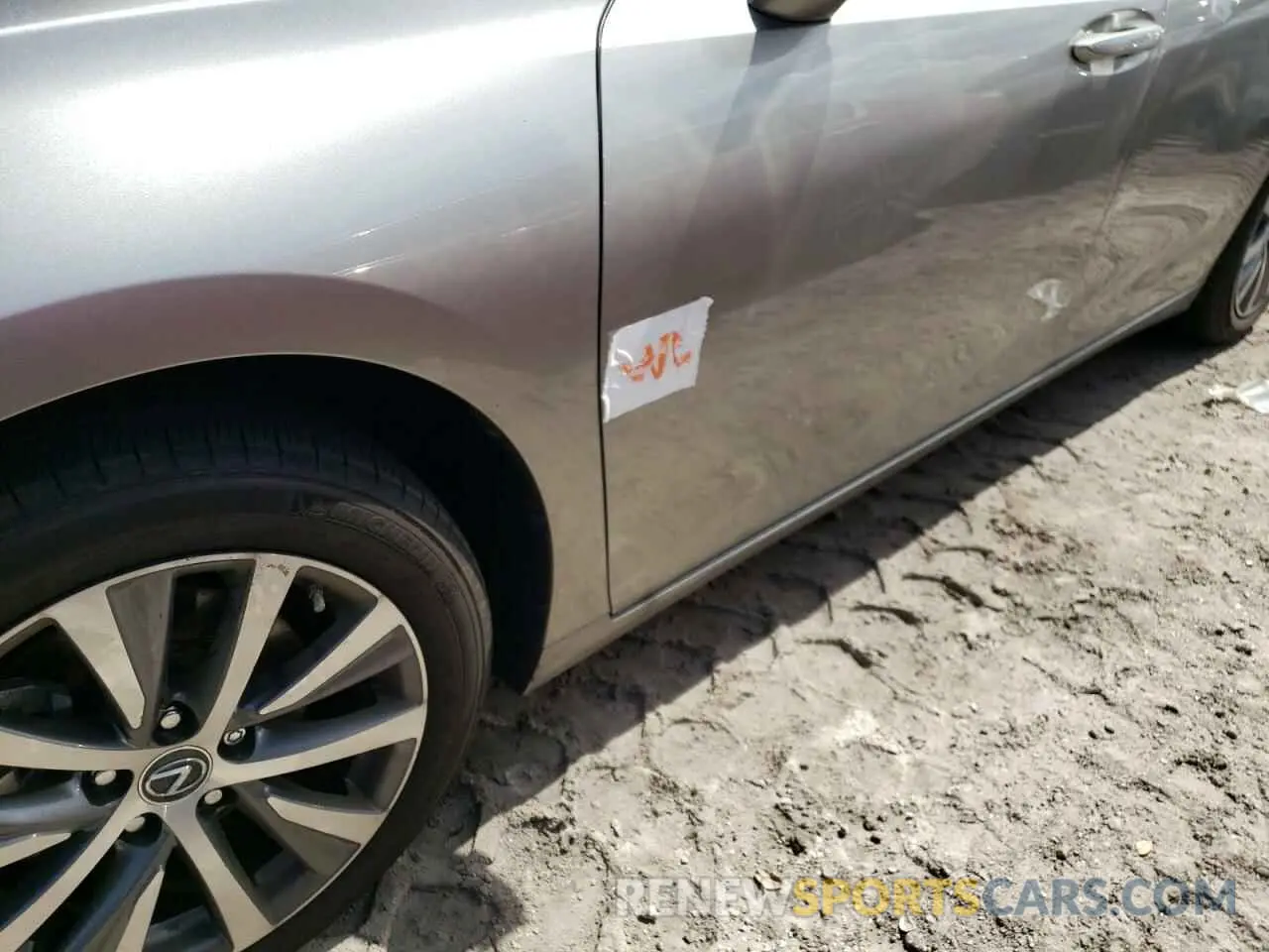9 Фотография поврежденного автомобиля 58ADZ1B10LU079836 LEXUS ES350 2020