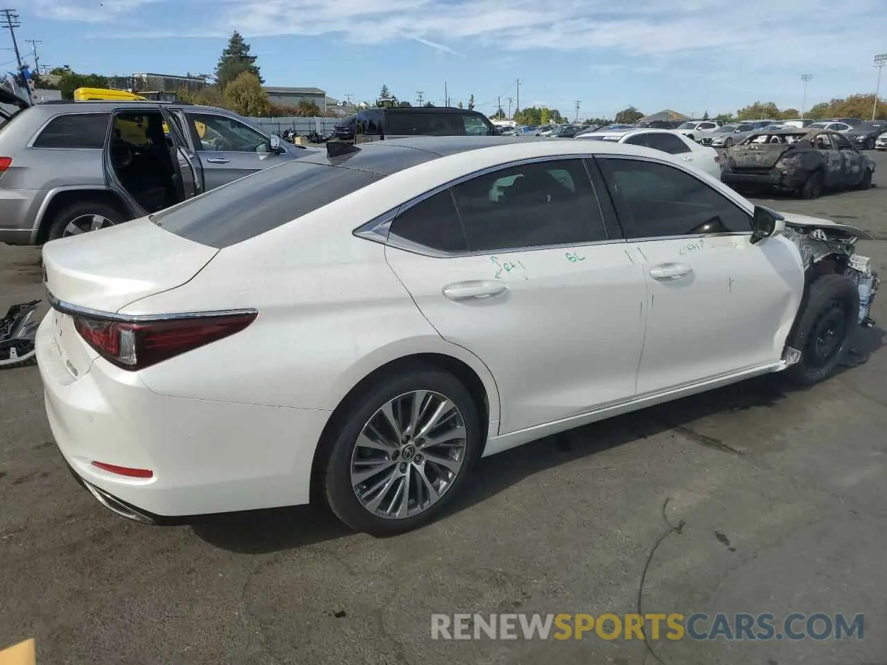 3 Фотография поврежденного автомобиля 58ADZ1B11LU078758 LEXUS ES350 2020