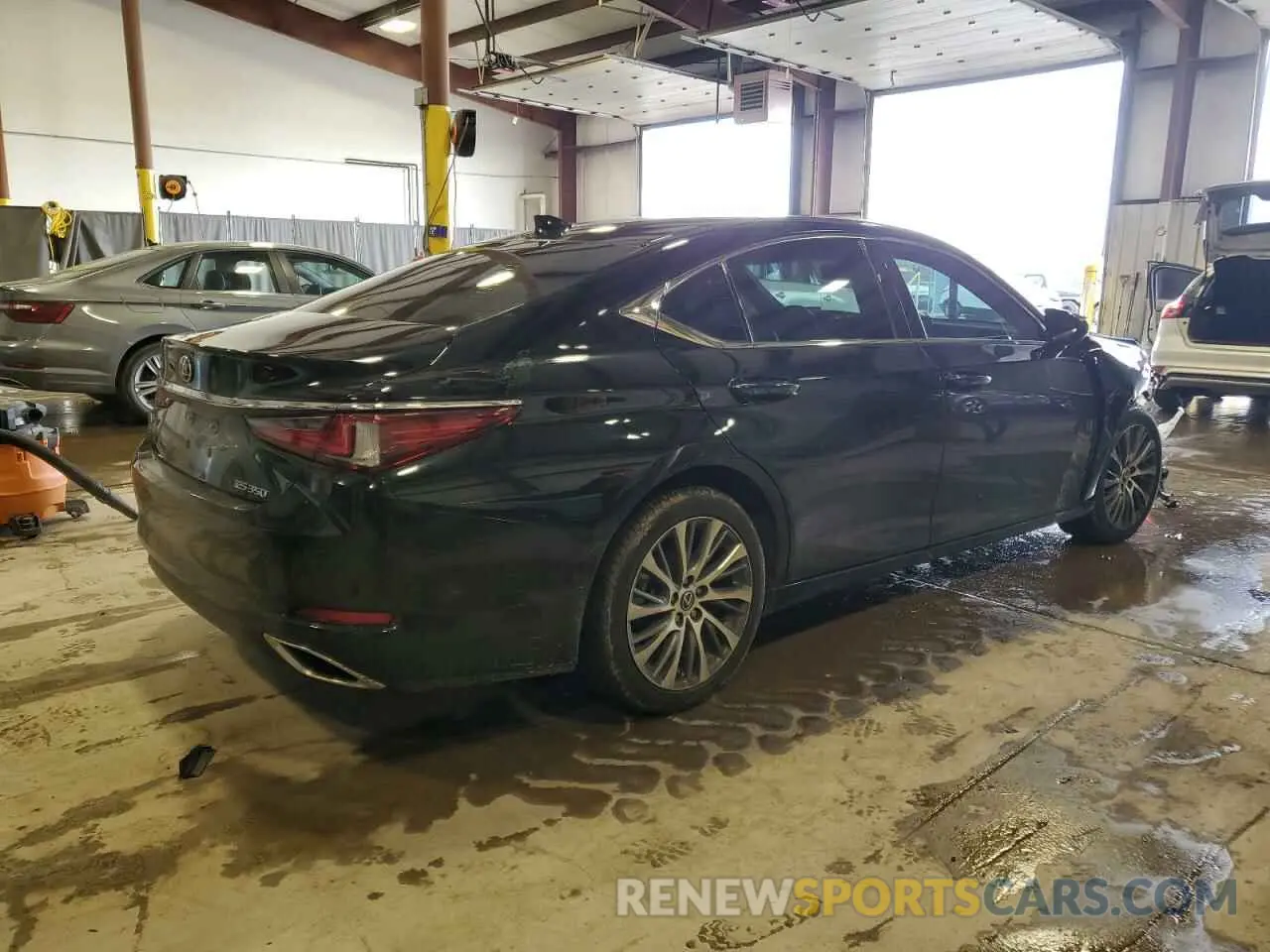3 Фотография поврежденного автомобиля 58ADZ1B12LU053612 LEXUS ES350 2020