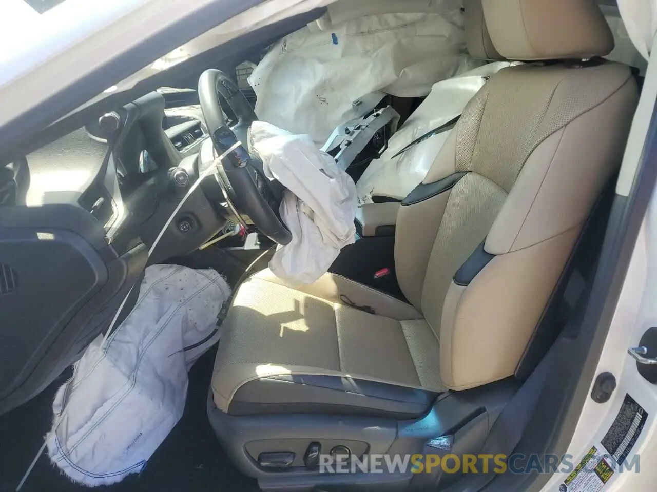 7 Photograph of a damaged car 58ADZ1B14LU063350 LEXUS ES350 2020