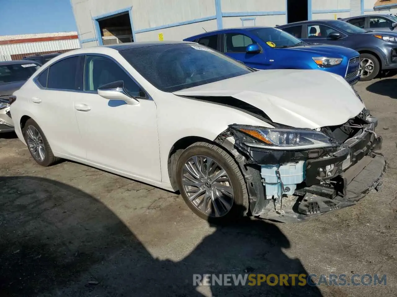 4 Photograph of a damaged car 58ADZ1B14LU068063 LEXUS ES350 2020