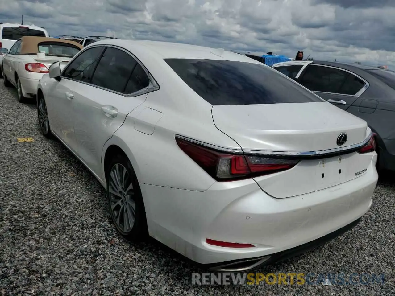 3 Фотография поврежденного автомобиля 58ADZ1B14LU070301 LEXUS ES350 2020