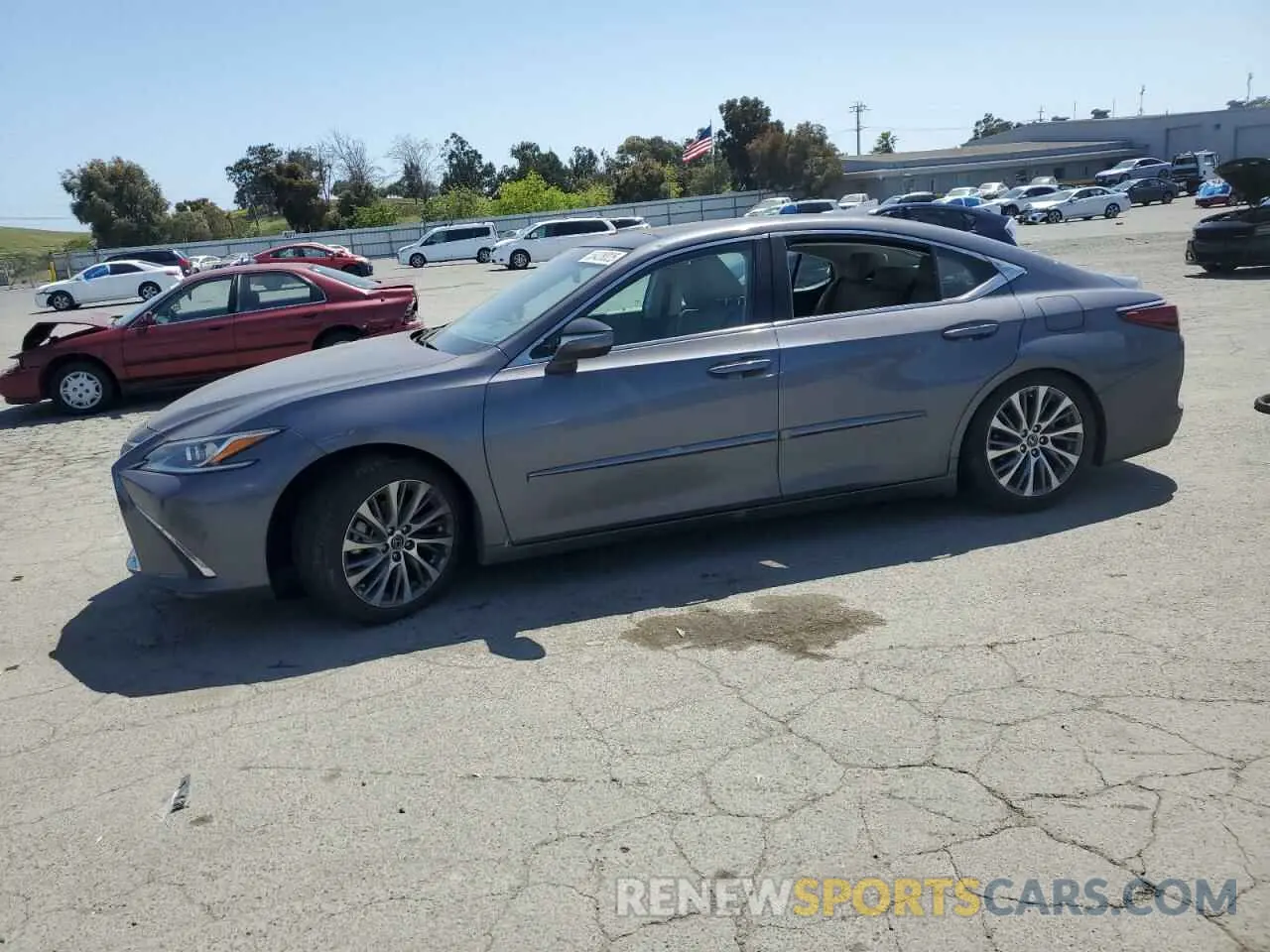 1 Photograph of a damaged car 58ADZ1B18LU068809 LEXUS ES350 2020
