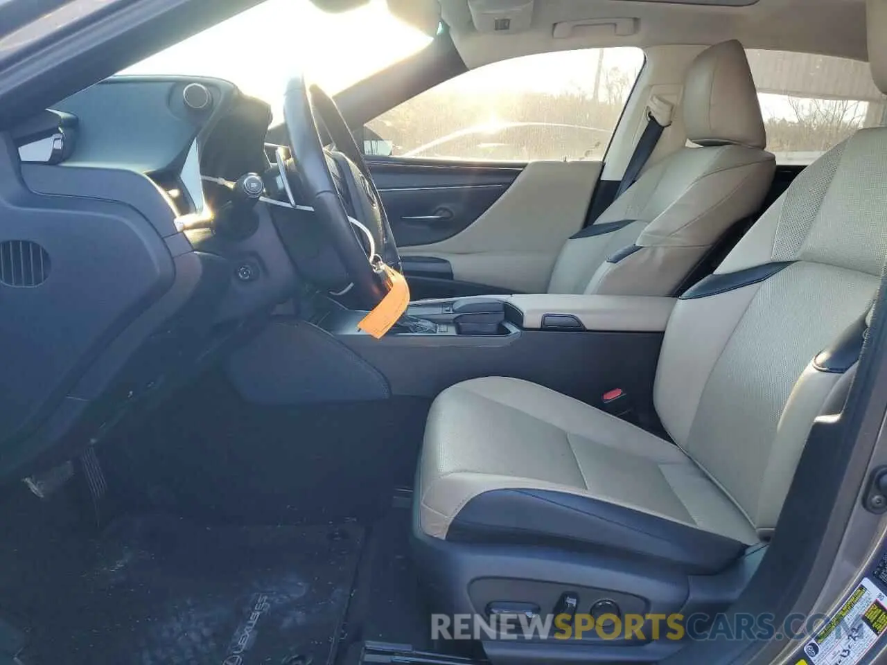 7 Фотография поврежденного автомобиля 58ADZ1B1XLU058959 LEXUS ES350 2020