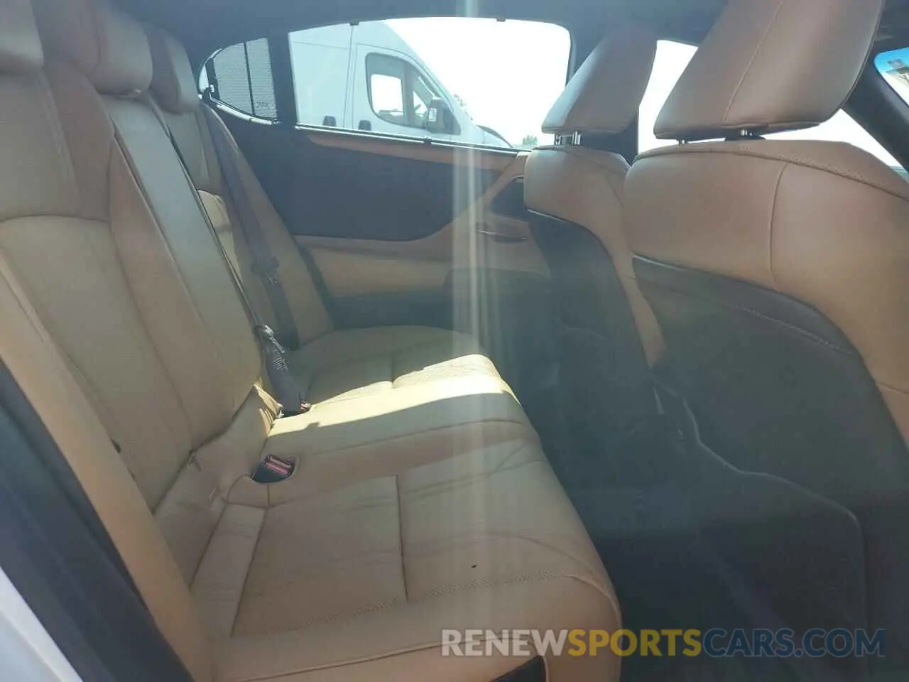10 Photograph of a damaged car 58AFZ1B17LU080958 LEXUS ES350 2020