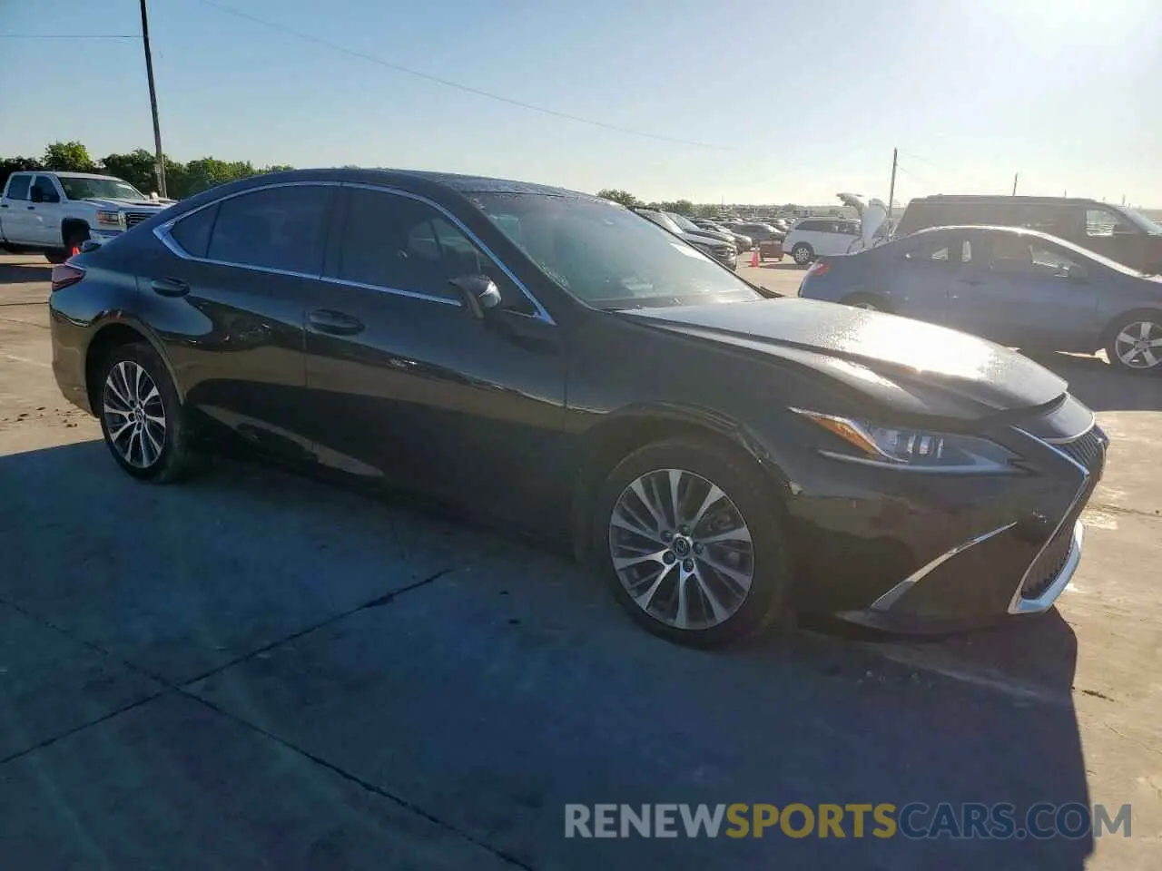 4 Photograph of a damaged car 58ADZ1B11MU107919 LEXUS ES350 2021