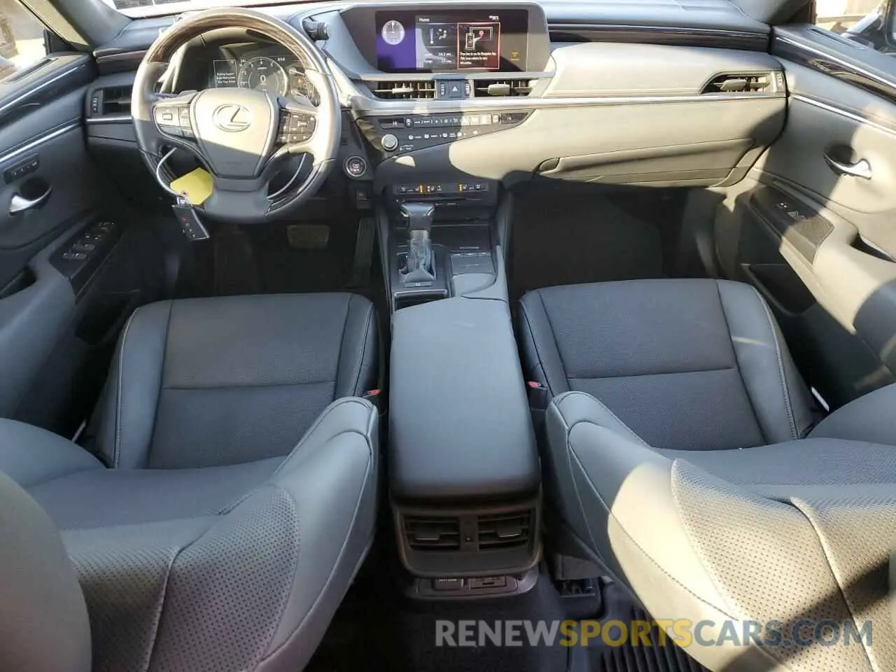8 Фотография поврежденного автомобиля 58ADZ1B11MU109105 LEXUS ES350 2021