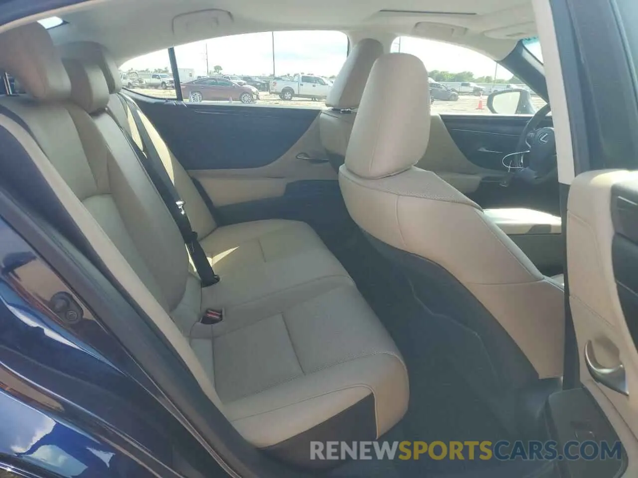 10 Photograph of a damaged car 58ADZ1B12MU098003 LEXUS ES350 2021
