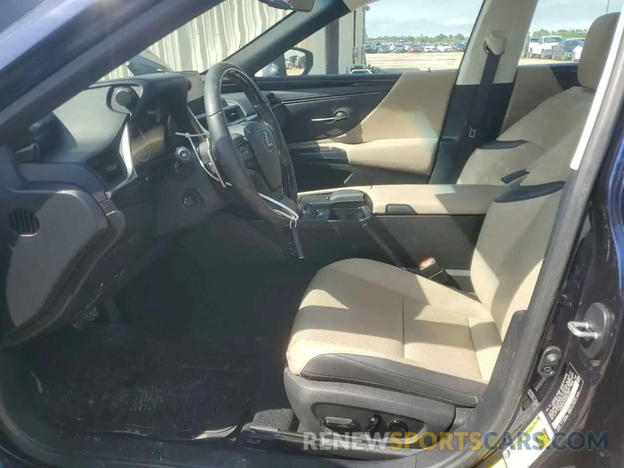 7 Photograph of a damaged car 58ADZ1B12MU098003 LEXUS ES350 2021