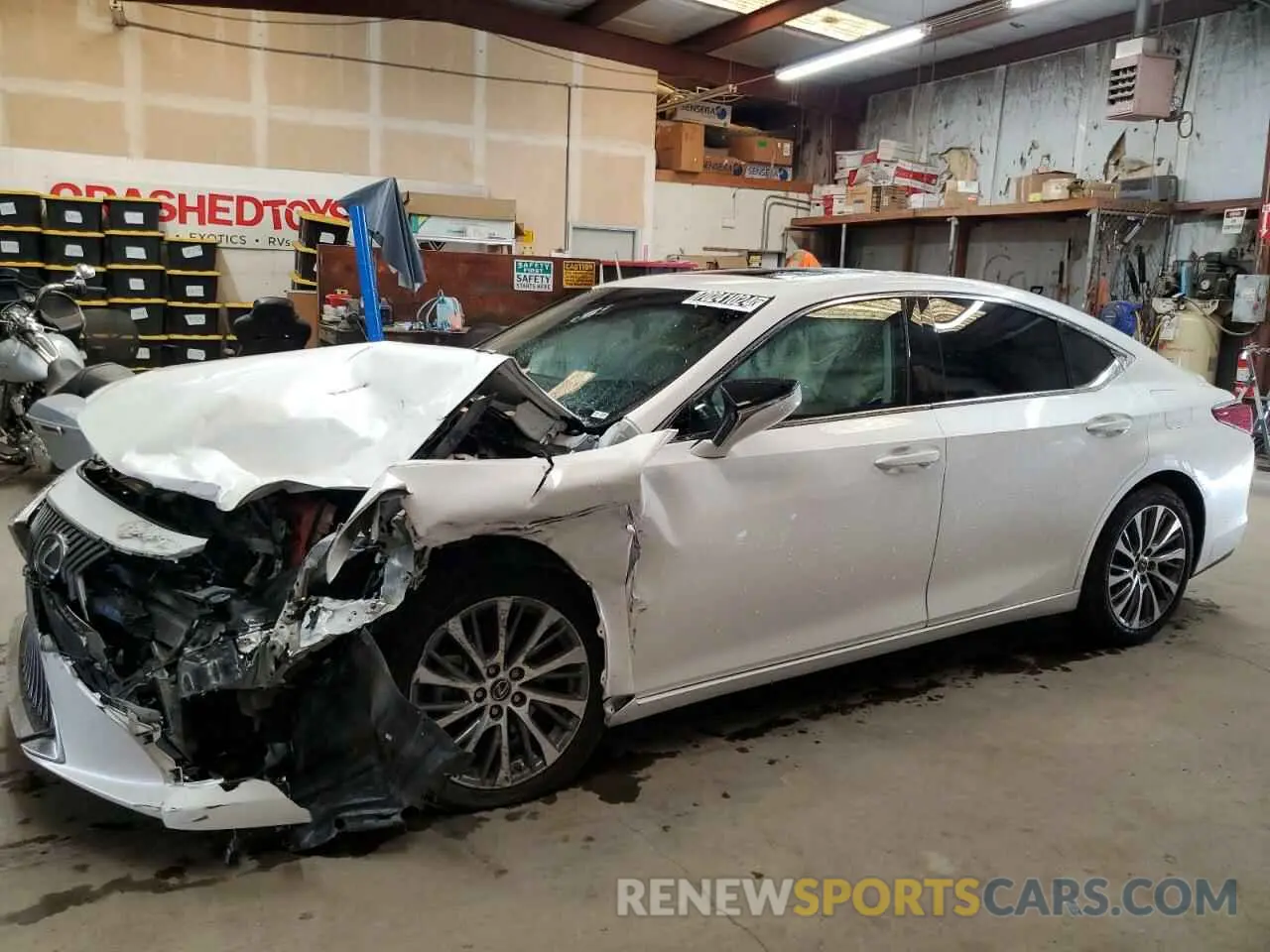 1 Photograph of a damaged car 58ADZ1B15MU098058 LEXUS ES350 2021